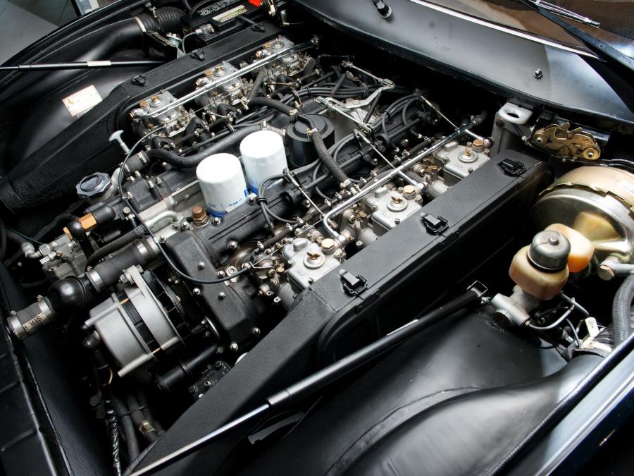  Ferrari 365 GTC/4 1971 года  (фото 13 из 32)